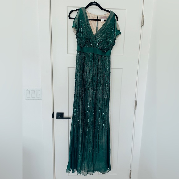 Emerald Green Gown - Picture 1 of 2